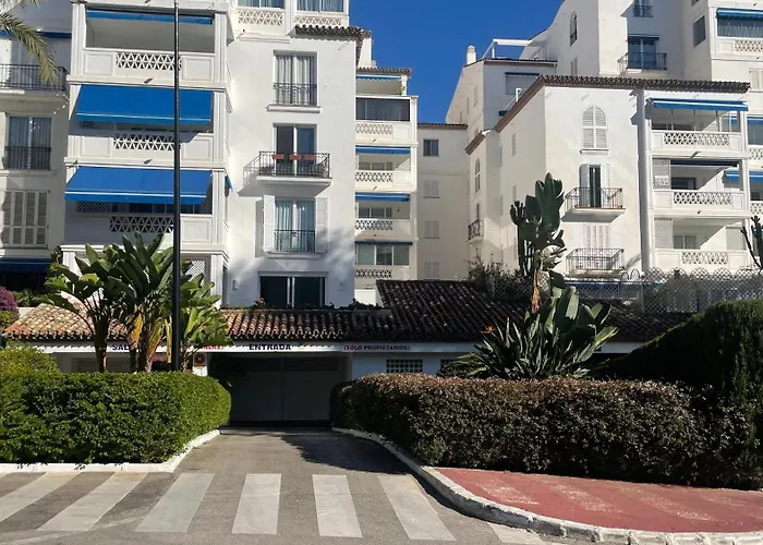 Playa Del Duque Ocean Club 1 Апартаменти *